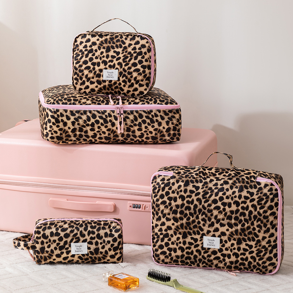Luipaard make-up tas toiletart - Women Accessories List recensie en prijs
